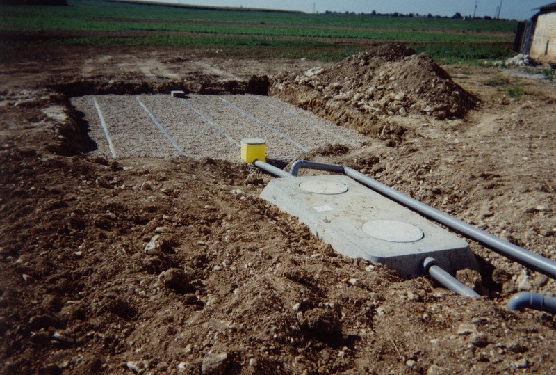 Filtre à sable vertical non drainé avant remblaiement (dispositif de traitement et d'infiltration des eaux)